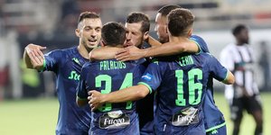 Πανηγυρικό στιγμιότυπο των παικτών του Παναθηναϊκού στο ματς της Super League με τον ΟΦΗ