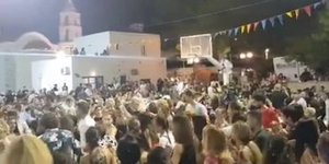 Πανηγύρι στη Σύρο
