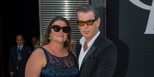 Ο Πιρς Μπρόσναν με την σύζυγό του