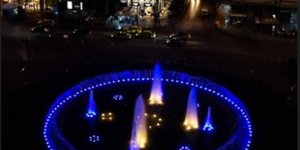 Στα χρώματα της Ουκρανίας το συντριβάνι της Ομόνοιας