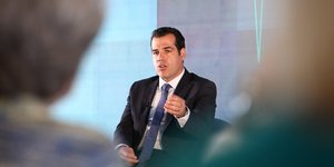 πλευρης με γραβατα 