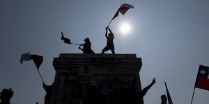 σκιες σημαιες 