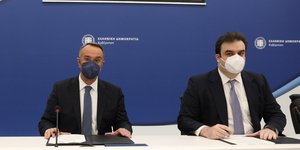 Ο Χρήστος Σταϊκούρας και ο Κυριάκος Πιερρακάκης