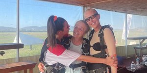 Η Τάμτα με την κόρη της, Αννυ και τη μητέρα της