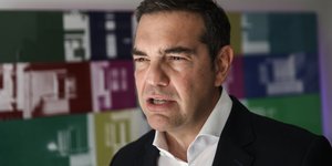 Αλέξης Τσίπρας πλάι