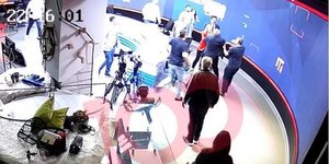 H επίθεση του βουλευτή και του σωματοφύλακά του κατά του δημοσιογράφου στην Τουρκία