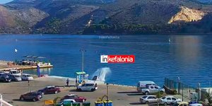 Η στιγμή της πτώσης του οχήματος στη θάλασσα καταγράφηκε σε βίντεο
