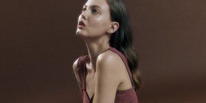 γυναίκα με φούστα Zara