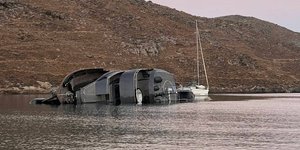 Κύθνος: Προσάραξε η διάσημη θαλαμηγός «007»