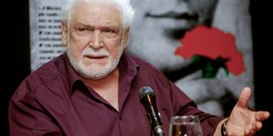 Κώστας Καζάκος