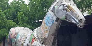 Δούρειος Ίππος με αλουμίνια και πιρούνια