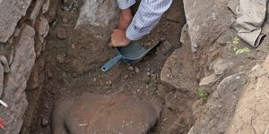 Την ώρα που αποκαλύπτεται το άγαλμα στους Φιλίππους
