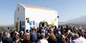 Εγκαίνια του ναού του Προφήτη Ηλία, που είχε καταρρεύσει στο σεισμό στο Αρκαλοχώρι