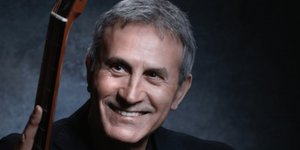 Ο Πειραιάς τιμά την επέτειο των 100 ετών από τη Μικρασιατική Καταστροφή -Ο Γιώργος Νταλάρας στο Μικρολίμανο