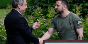 Μάριο Ντράγκι και Βολοντίμιρ Ζελένσκι, αρχείου/ Φωτογραφία: AP
