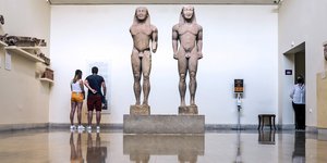 πελωριοι κουροι 