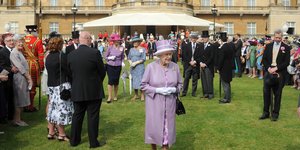 ελισαβετ με μοβ 