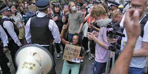 Ζoφερές προβλέψεις για τη Βρετανία