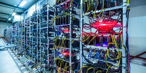 Bitcoin φάρμα εξόρυξη