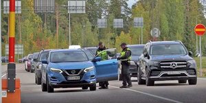Μεγάλες ουρές και σήμερα στα μεθοριακά περάσματα της Φινλανδίας με τη Ρωσία