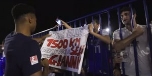 Αποθέωση στον Γιάννη Αντετοκούνμπο