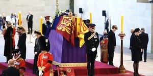 Βασίλισσα Ελισάβετ: Ουίλιαμ και Χάρι έκαναν αγρύπνια