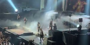Εισβολή οπαδού σε συναυλία των Iron Maiden στο Άναχαϊμ των ΗΠΑ