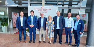 Ο Υφυπουργός Αγροτικής Ανάπτυξης, Σίμος Κεδίκογλου, στην Καστοριά για τη διεθνή έκθεση γούνας τον Αύγουστο/ Φωτογραφία: Twitter