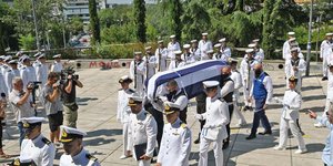 Λάρισα: Θλίψη στο τελευταίο «αντίο» της 19χρονης Θάλειας