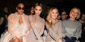 Κιμ Καρντάσιαν και Σάρα Τζέσικα Πάρκερ στην επίδειξη του οίκου Fendi 