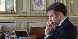 Ο προβληματισμός Μακρόν μετά την ενημέρωση Ζελένσκι 