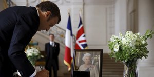 Τα συλλυπητήρια Μακρόν