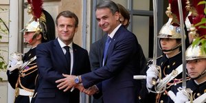 Κυριάκος Μητσοτάκης και Εμανουέλ Μακρόν στο Ελιζέ