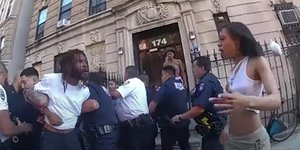 Επεισόδιο με 19χρονη και αστυνομικό στη Νέα Υόρκη