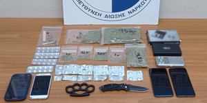Τα ευρήματα της ΕΛ.ΑΣ. στον Πειραιά