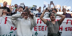 Συγκέντρωση διαμαρτυρίας στο Σύνταγμα στη μνήμη της Μαχσά Αμινί