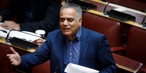 Ο Πάνος Σκουρλέτης στη Βουλή