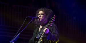 Ο Ρομπερτ Σμιθ των The Cure μίλησε για τη βασίλισσα ελισάβετ το 2012