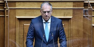 Ο Τάκης Θεοδωρικάκος στη Βουλή