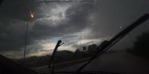 Έντονη καταιγίδα στην Εθνική Τρικάλων-Λάρισας 