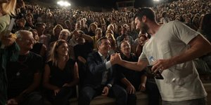 Ο Αλέξης Τσίπρας με τη Μπέτι Μπαζιάνα στο Ηρώδειο για την «Ιφιγένεια εν Αυλίδι»