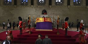 Το λαϊκό προσκύνημα στο Γουέστμινστερ