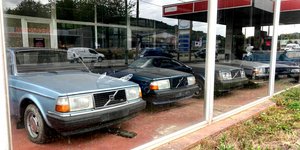 Παρατημένη έκθεση με Volvo