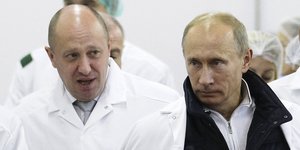 O Ρώσος πρόεδρος Βλαντίμιρ Πούτιν με τον επιχειρηματία Γεβγκένι Πριγκόζιν