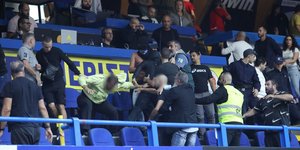 Επεισόδια στο Περιστέρι-ΑΕΚ