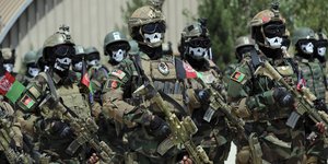 O Πούτιν στρατολογεί Αφγανούς κομάντος που εκπαίδευσαν οι ΗΠΑ