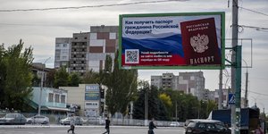 Αφίσα με ρωσικό διαβατήριο