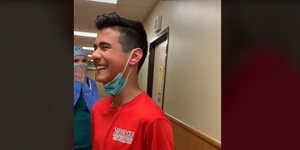 Κατάπιε τη σφυρίχτρα παιχνιδιού σκύλου