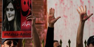 Ιράν: Διαδηλώσεις αλληλεγγύης προς το κίνημα αμφισβήτησης