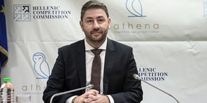 Ο Νίκος Ανδρουλάκης στη σημερινή επίσκεψή του στην Επιτροπή Ανταγωνισμού/ Φωρτογραφία: ΜΙΧΑΛΗΣ ΚΑΡΑΓΙΑΝΝΗΣ/EUROKINISSI